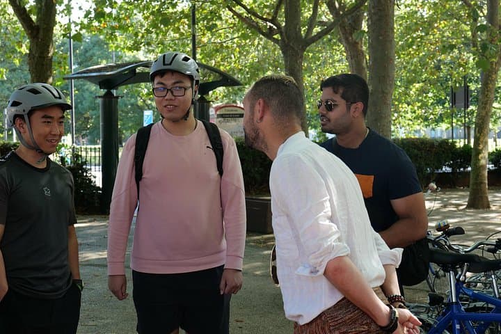 London Classic Landmarks Bike Tour with Local Guide