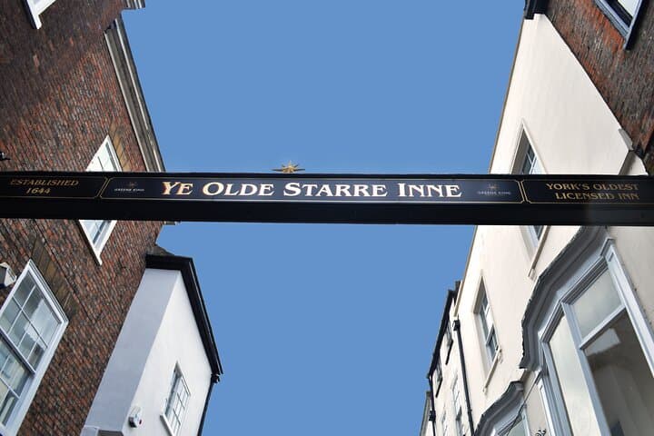 Historical Pub Walking Tour in York
