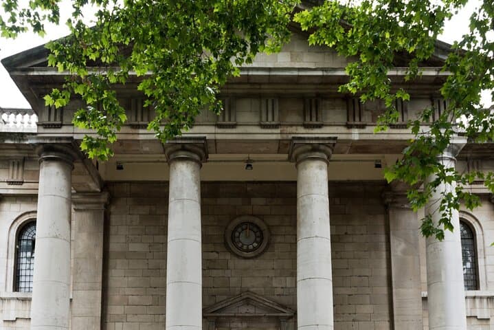 Shoreditch London Self-Guided City Walking Tour & Scavenger Hunt