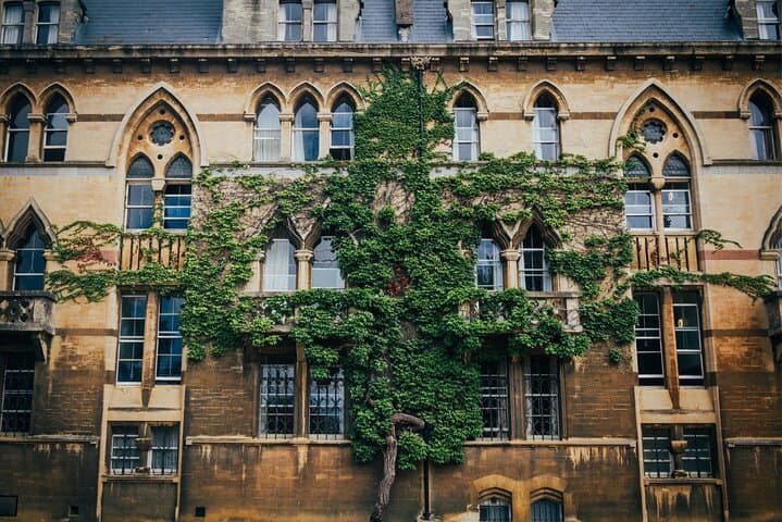 Oxford Self-Guided City Walking Tour & Scavenger Hunt