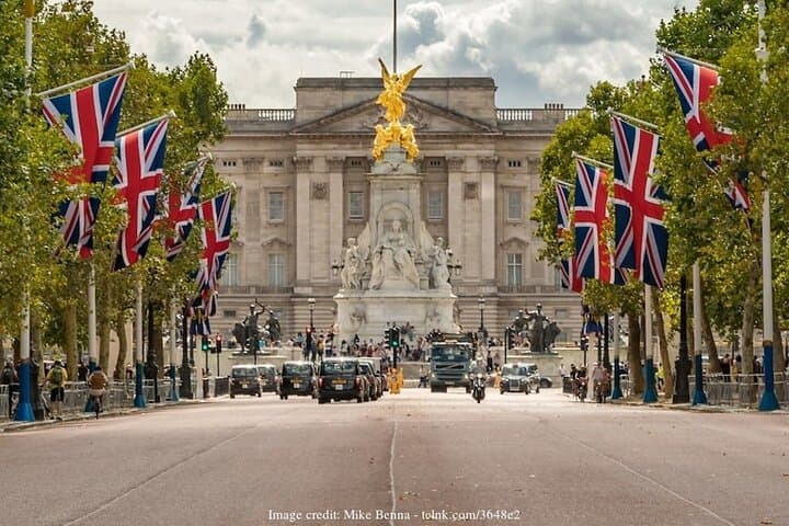 Tower of London & the Heart of Westminster: Private Half-Day Tour