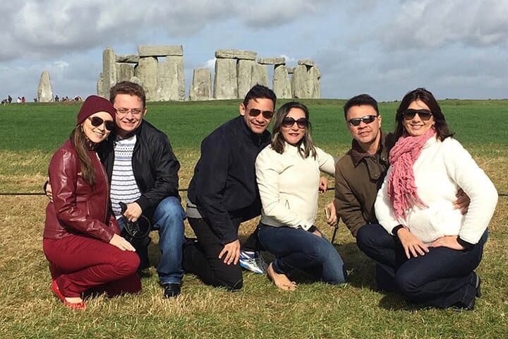 Private Transfer from Southampton to London via Stonehenge