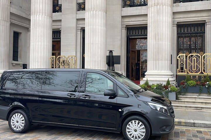 Private Transfer from Southampton to London via Stonehenge