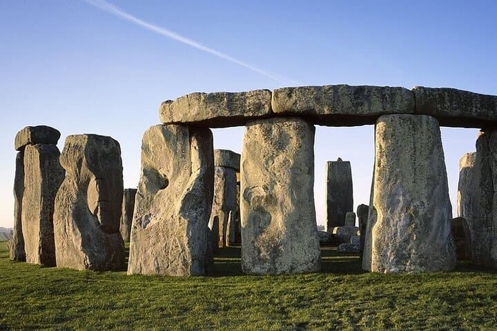Private Transfer from Southampton to London via Stonehenge