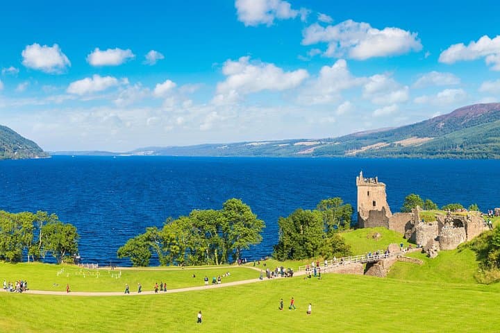 Edinburgh: 2-Day Private Loch Ness Tour in Luxury Mercedes MPV