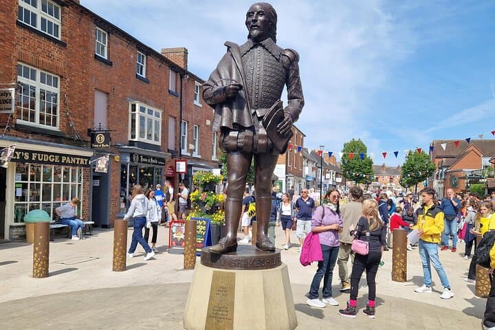Southampton Port- London via Warwick Castle & Stratford upon Avon