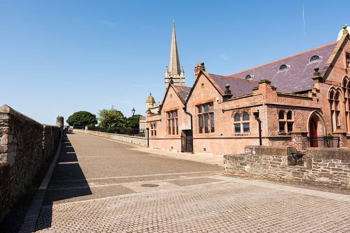 Heritage and Stories: A Comprehensive Derry Private Walking Tour