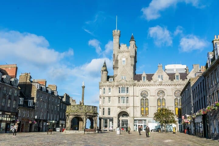 Art, History, and Hidden Gems of Aberdeen Private Walking Tour