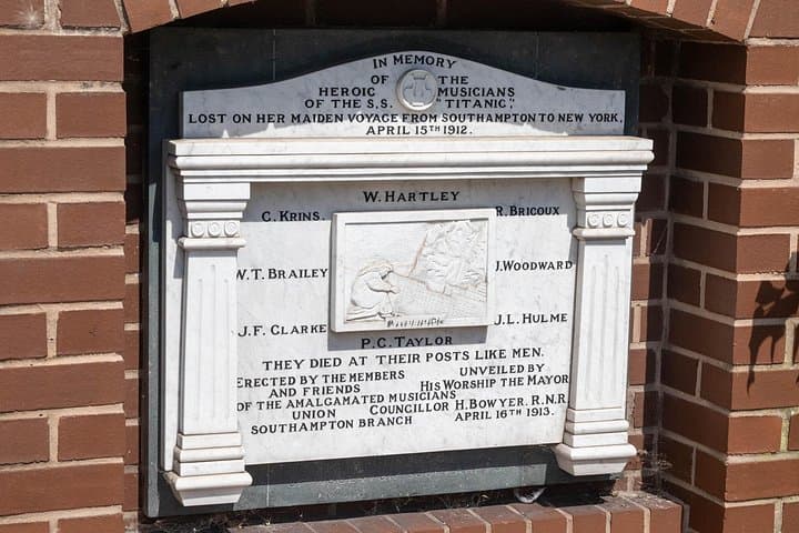 Private Historic Southampton Walking Tour of Titanic Heritage