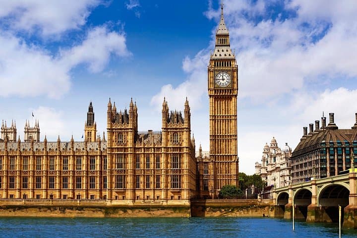 Central London Self-Guided City Walking Tour & Scavenger Hunt