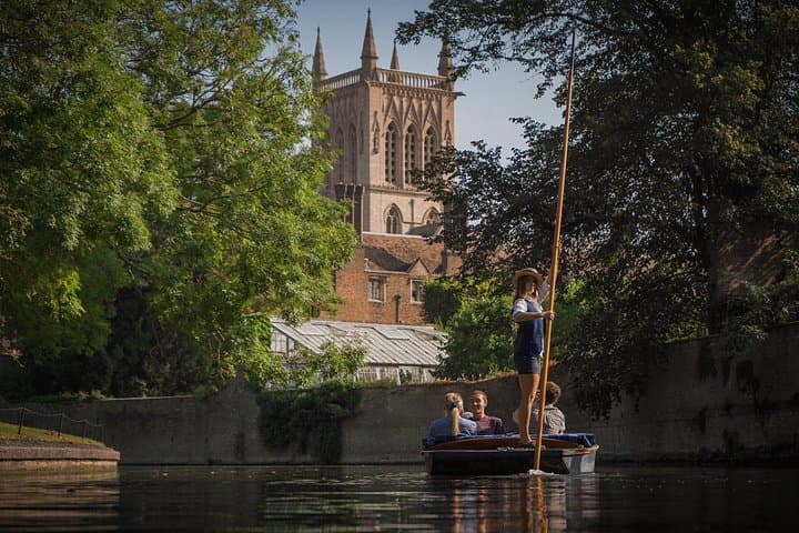 Punting Tour in Cambridge