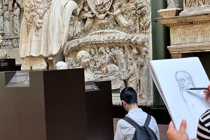Kid-Friendly Victoria & Albert Museum and Kensington Gardens Tour
