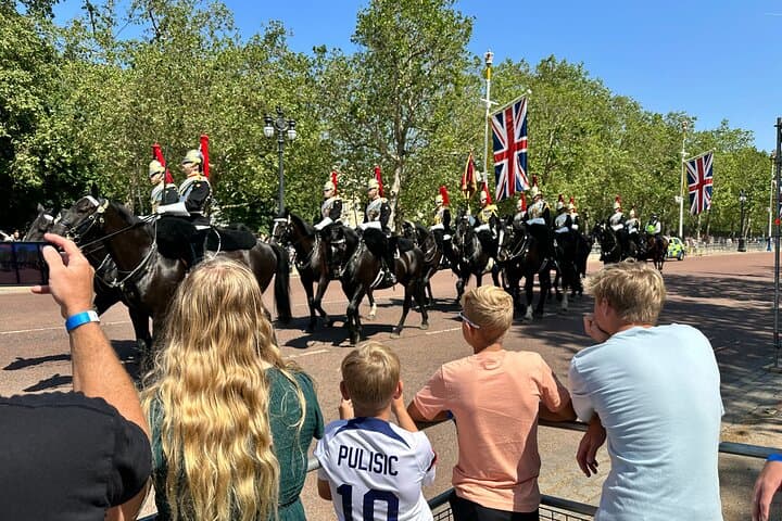 Best of Royal London Private Tour for Kids and Families