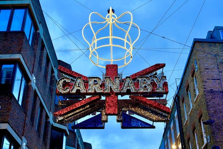 London Exclusive Christmas Lights Guided Tour by Black Cab