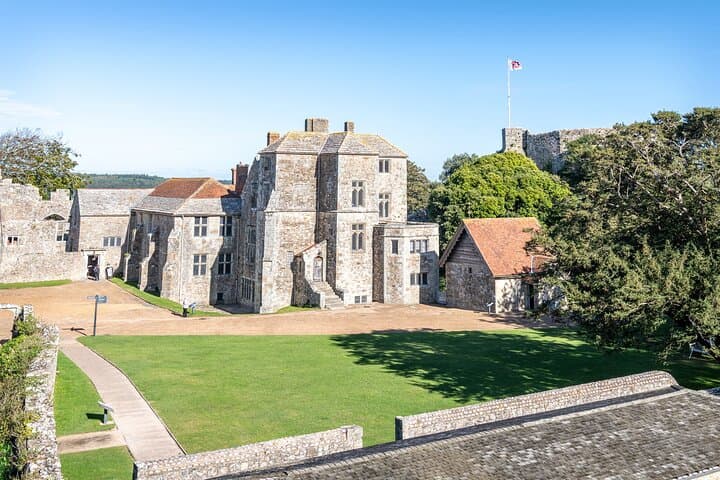 FullDay Private Shore Tour in Isle of Wight from Southampton Port