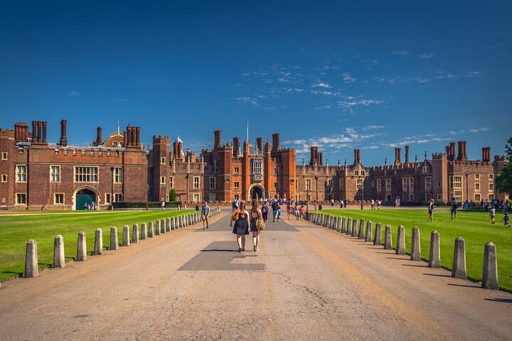Private Skip-the-line Trip To Hampton Court Palace In London