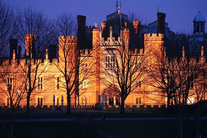 Private Skip-the-line Trip To Hampton Court Palace In London