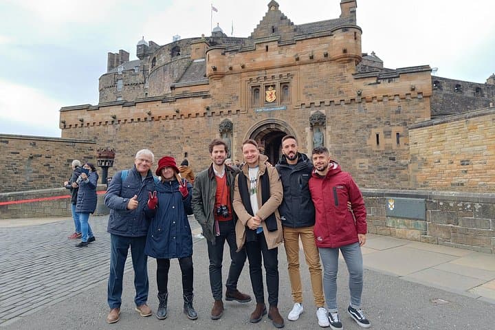 Edinburgh Private Walking Tour in Spanish