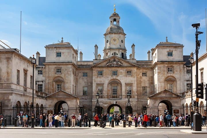 London’s Crown Secret: Self-Guided Royal Puzzle Quest