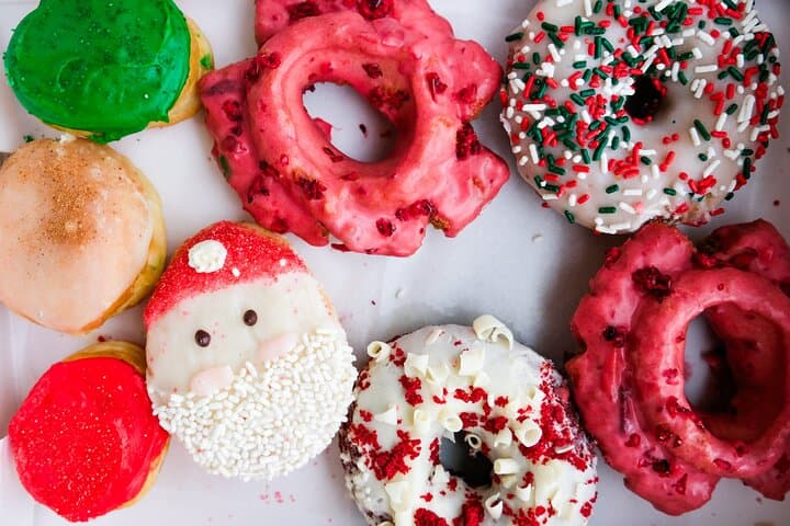 Edinburgh Holiday Food Tour: Donuts, Pastries, & Sweet Treats
