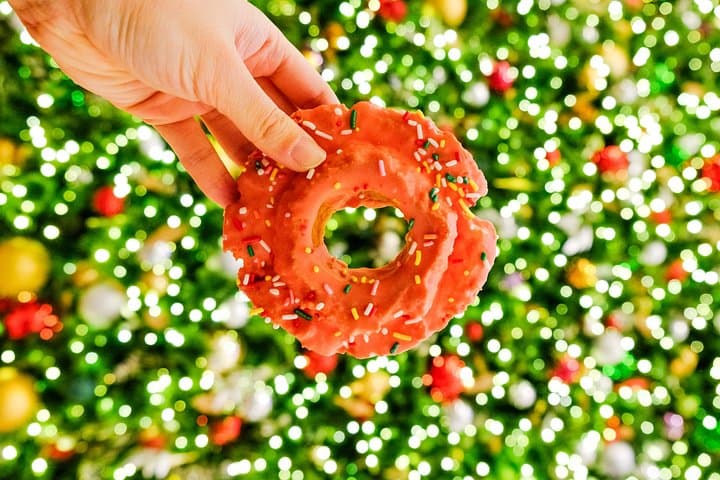 Edinburgh Holiday Food Tour: Donuts, Pastries, & Sweet Treats