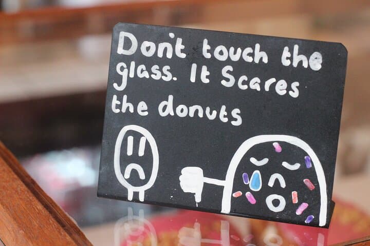 Edinburgh Holiday Food Tour: Donuts, Pastries, & Sweet Treats