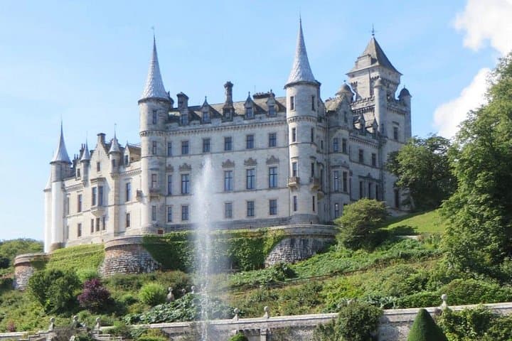 DUNROBIN CASTLE
