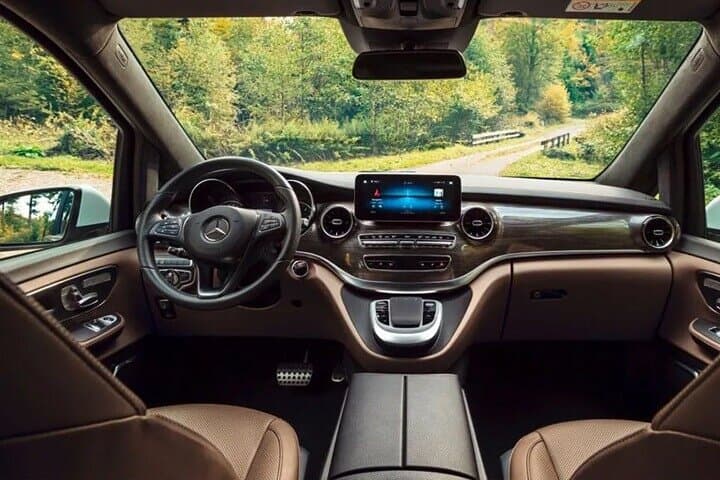 Departure from Central London to Heathrow Airport by Luxury Van