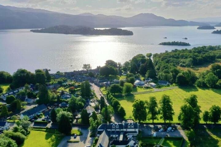 Loch Ness & Urquhart Castle Private Day Tour with Scottish Local