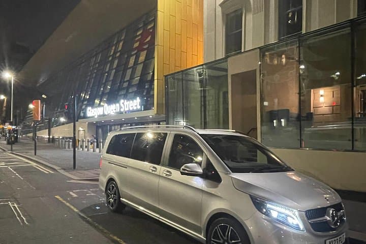 Private Airport transfer from Glasgow Airport to Edinburgh City