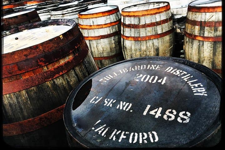 Casks & Chronicles: Day Tour of Scottish Whisky Distilleries