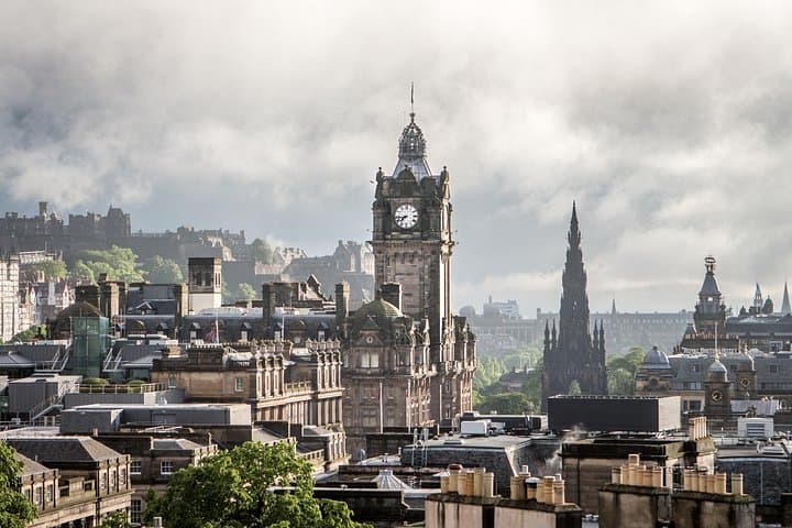 Old Town's Highlights Walking Tour in Edinburgh