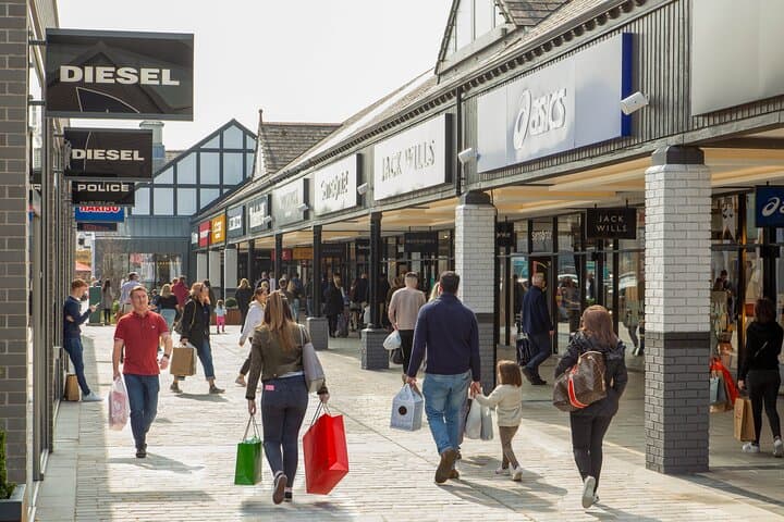 Private Shopping Tour from Liverpool to Outlet Cheshire Oaks