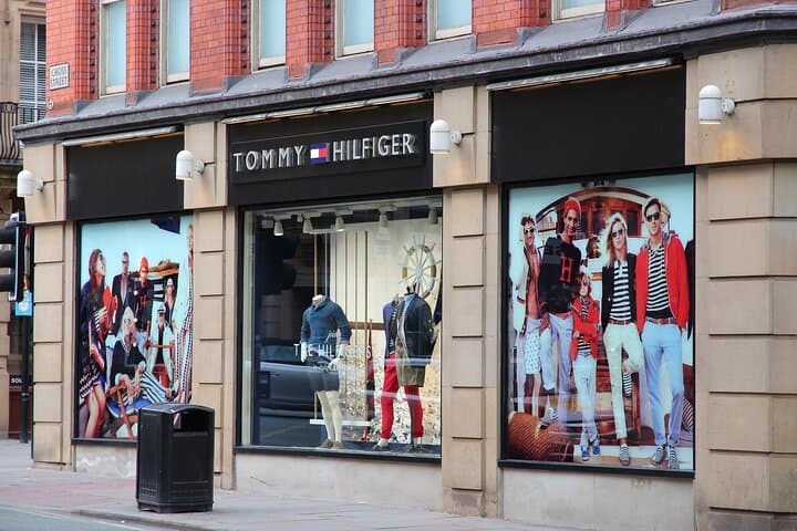 Private Shopping Tour from Manchester to Outlet Cheshire Oaks