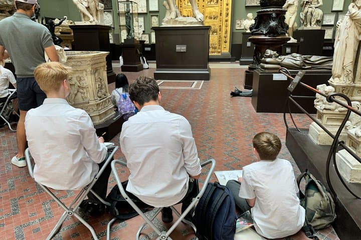 London V&A Museum and Kensington Gardens Tour for Kids