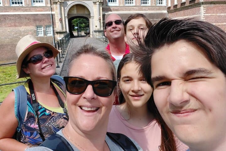 e-Scavenger hunt Edinburgh: Explore the city at your own pace