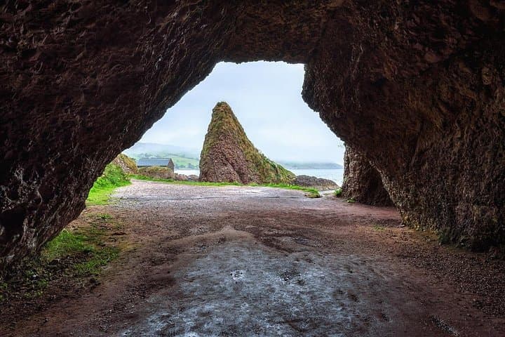Private Enchanted Shores: Belfast to Giant’s Causeway