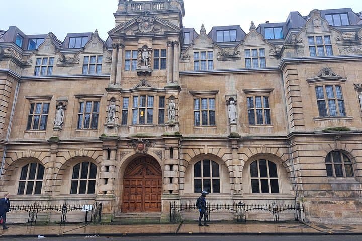 Oxford Mystery Quest: Exploration Game and Tour