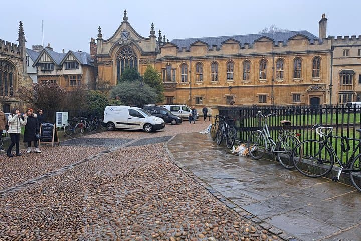 Oxford Mystery Quest: Exploration Game and Tour