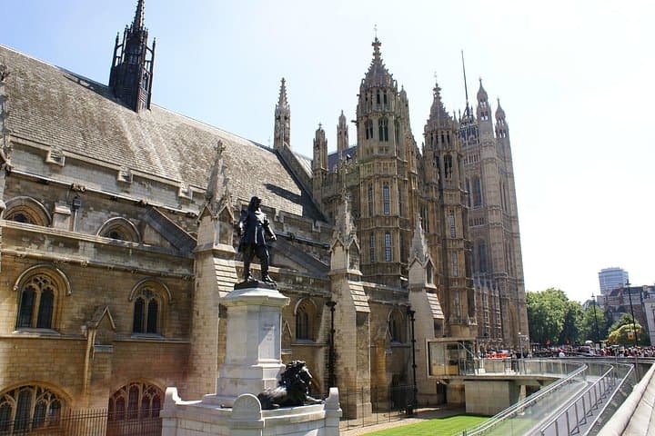 London Mob Revenge in Westminster: Exploration Game and Tour