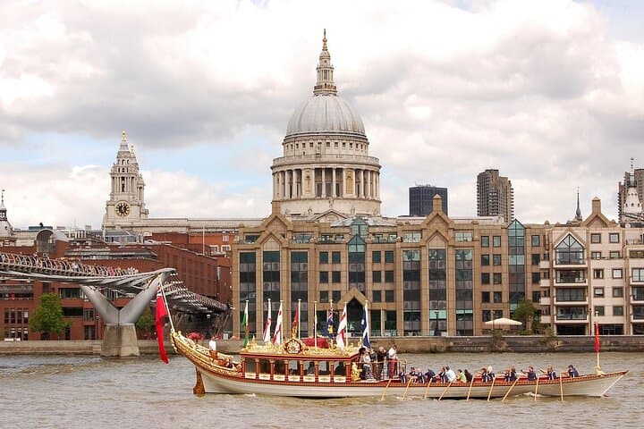 Half Day London Panoramic Tour with entry to Tower of London