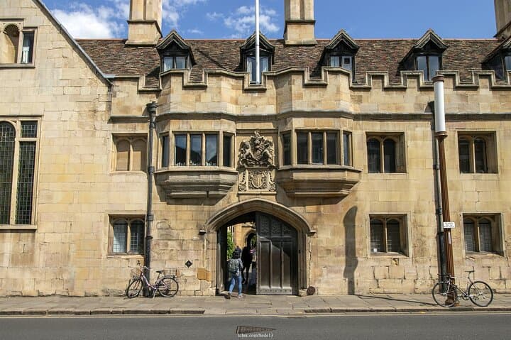 Welcome to Cambridge: Private Tour including King's College Chapel