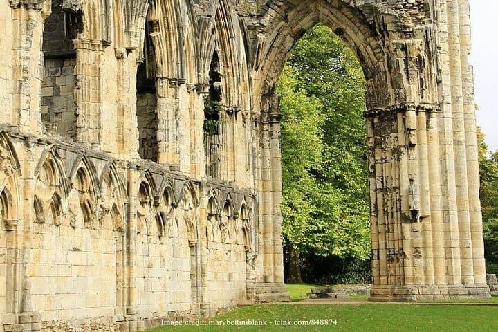 The Best of York Private Walking Tour: Landmarks & Hidden Gems
