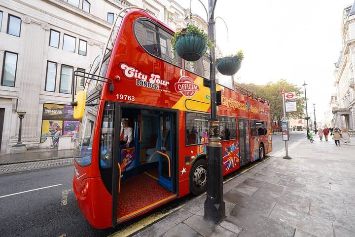 London Tour Hop-on Hop-off Bus with Optional Thames River cruise