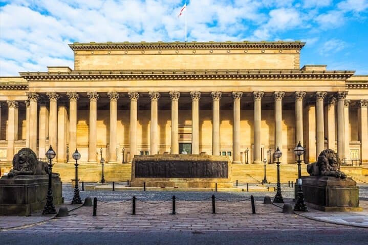 Liverpool Self-Guided City Walking Tour & Scavenger Hunt