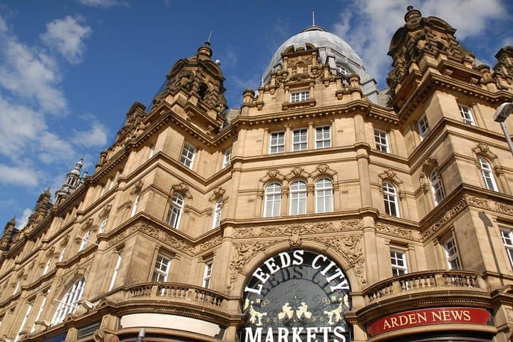 Leeds Self-Guided City Walking Tour & Scavenger Hunt