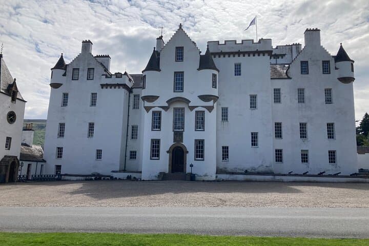 Edinburgh to Inverness Private Transfer with Tour on the way