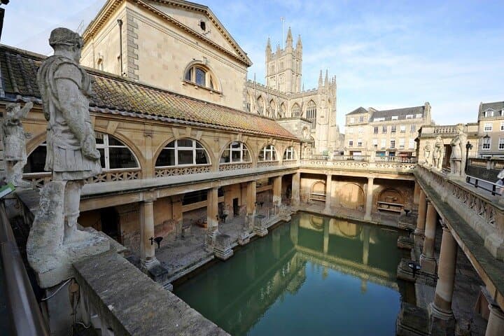 2 Hour Historic Walking Tour in Bath with An App