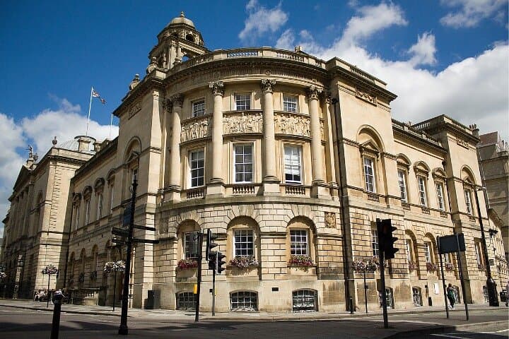 2 Hour Historic Walking Tour in Bath with An App