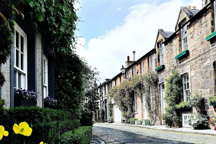 Essence of Edinburgh: Private Half Day Sightseeing Tour